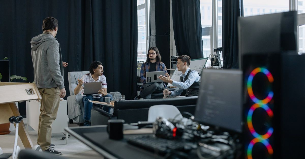 SaaStr Urges SaaS Founders to Hire VPs Beyond Sales for $1M-$20M ARR Growth